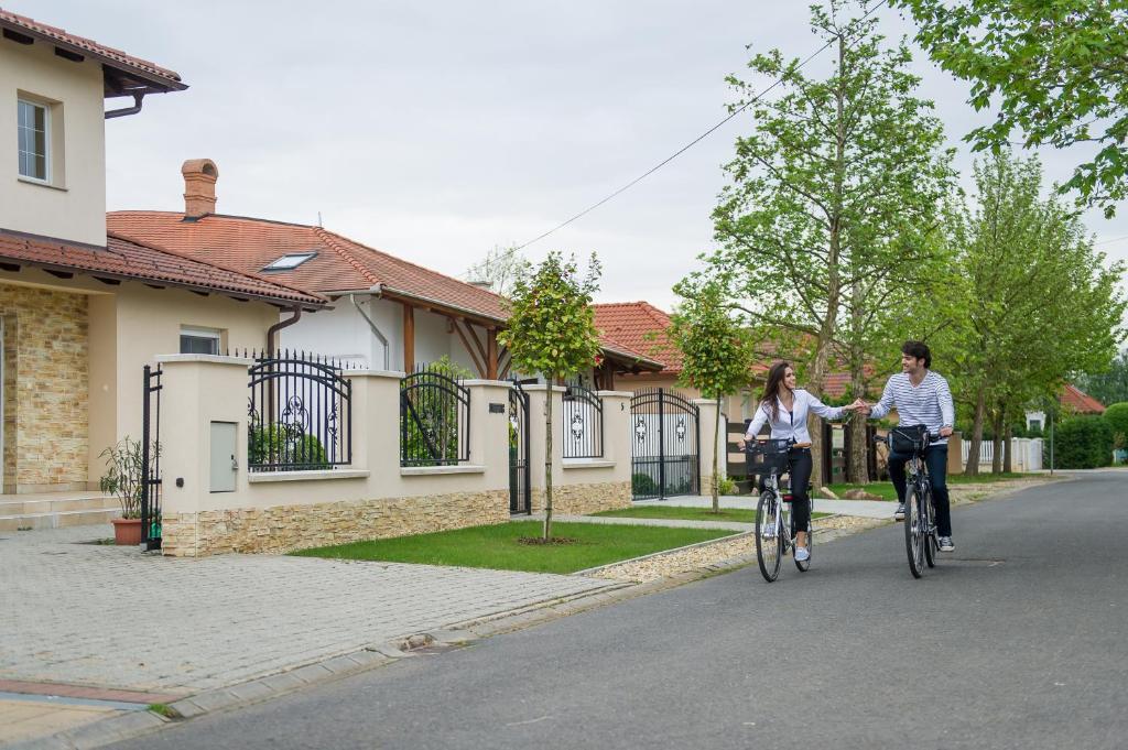 Aura Apartman Hajduszoboszlo Ngoại thất bức ảnh